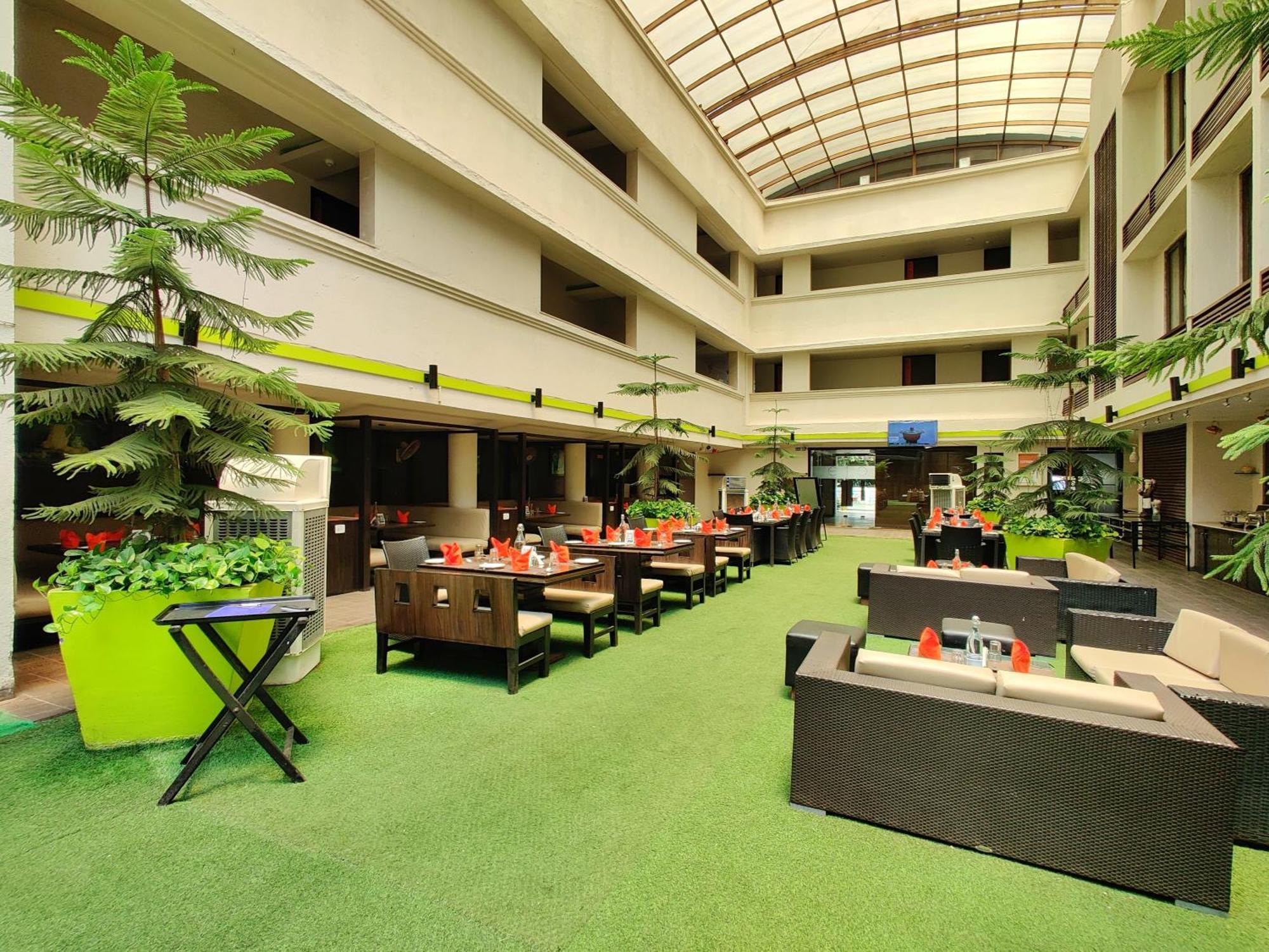 Citrus Hotel لونافالا المظهر الخارجي الصورة