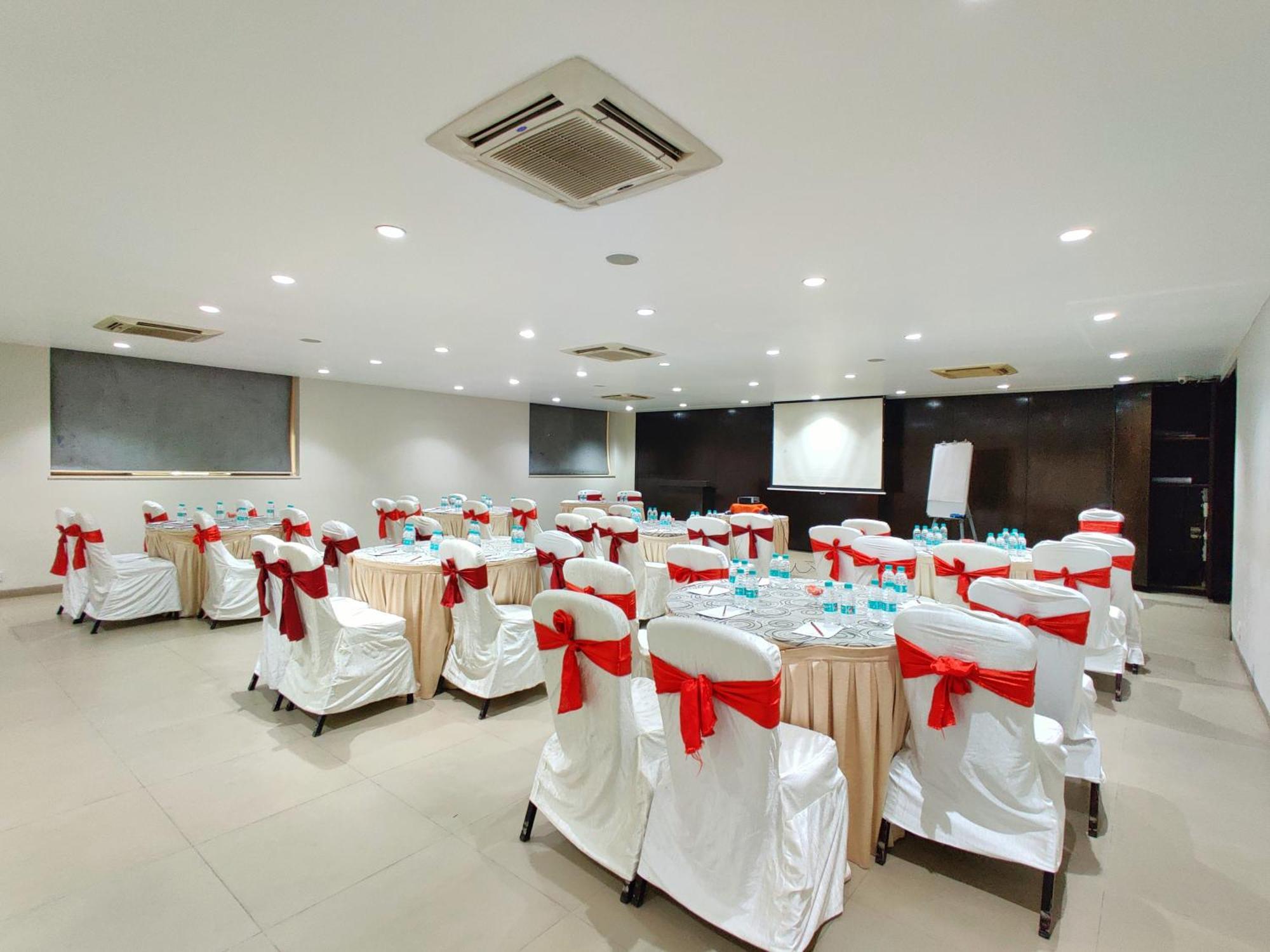 Citrus Hotel لونافالا المظهر الخارجي الصورة