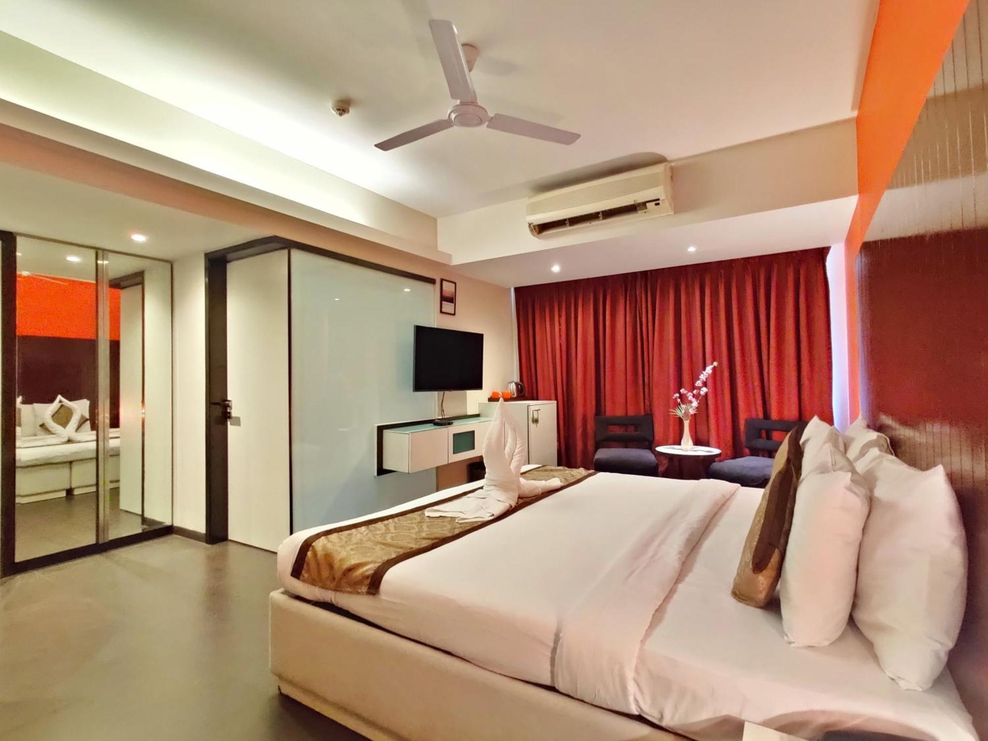 Citrus Hotel لونافالا المظهر الخارجي الصورة